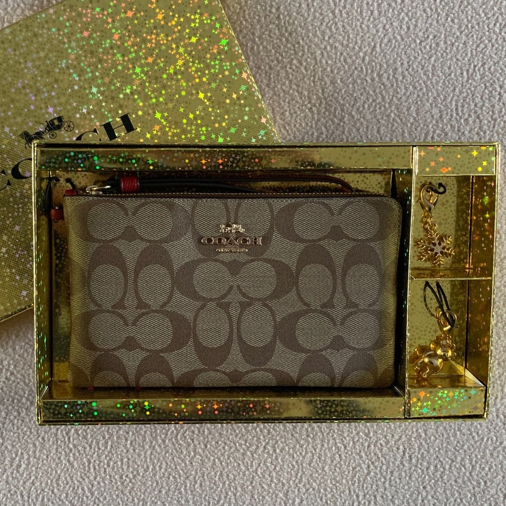 NWT Large Coach Wristlet Khaki/Red w/ Gold Charms